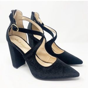ALTAR’D STATE Black Velvet Strappy Heels 10